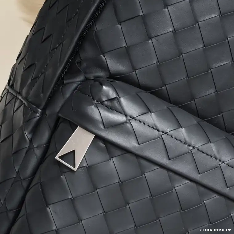 Official Brother Sam Bag 2306YZ0030 Bottega Veneta 0527
